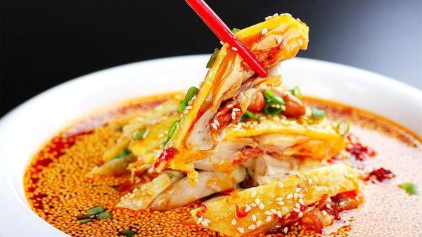 Sichuan Mouth-Watering Chicken
This is a classic Sichuan dish featuring poached chicken served cold in a flavorful, spicy sauce.