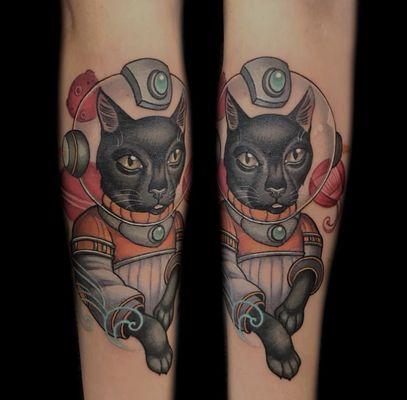 Super fun space kitty by @tiph.flamel #odditytattoo #hivecaps  #longboatkey #lakewoodranch #srq #sarasota #siestakey #utcmall