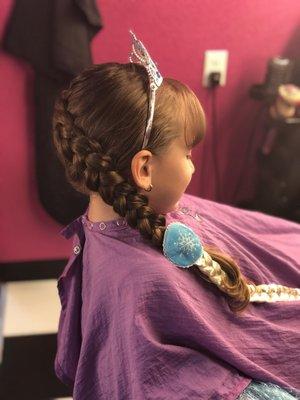 #1 KIDS HAIR SALON Book now!  www.bestkidshaircuts.com