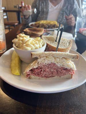 Corned Beef Sandwich w/ Mac Salad