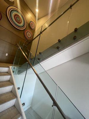 Glass railing