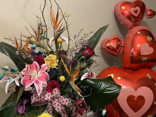 2023 Dibiaso's Valentine Arrangement / Dawn