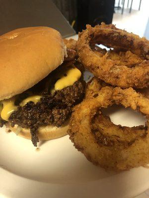 Cheeseburger and Onion Rings