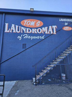 Tom's Laundromat