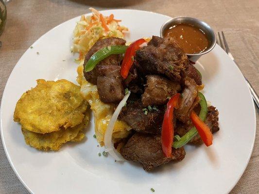 Fried pork with mac and cheese.