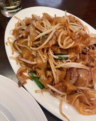 Dry Beef Chow Fun (noodle dish)*