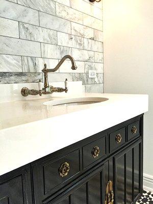 Quartz bathroom countertops