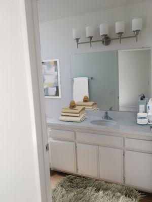 Bathroom sink with quartz countertops