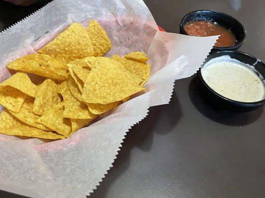 Chips and salsa + jalapeño ranch