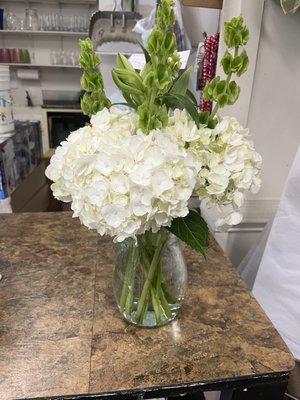 Green and white flowers- so pretty.