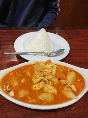 Massamun curry with rice