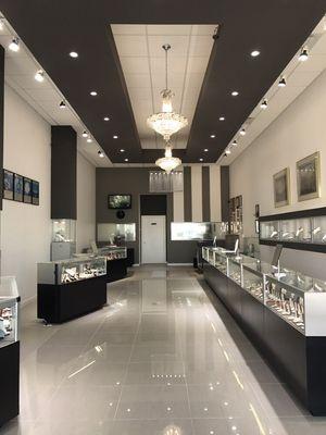 Our gallery of fine jewelry and watches - ready to serve you!