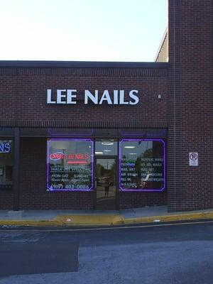 Lee Nails