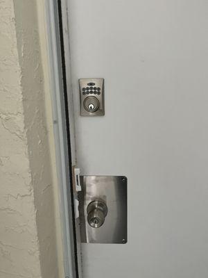 Keypad lock and lock handle replacement