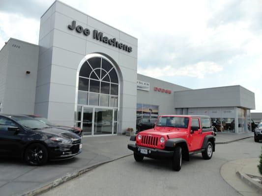 Joe Machens Chrysler Dodge Jeep Ram Building Exterior