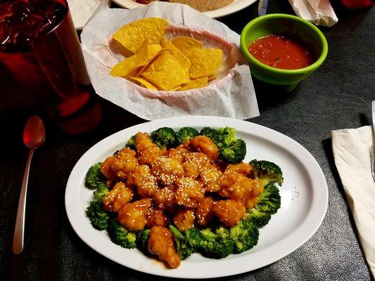 Honey sesame chicken and broccoli at El Patron