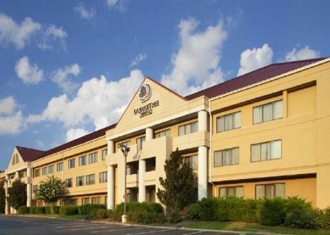 DoubleTree Suites by Hilton Hotel Nashville Airport