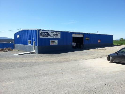 Our new and permanent home. we now have a quick lube bay to better serve you as well as the best service technicians for miles.