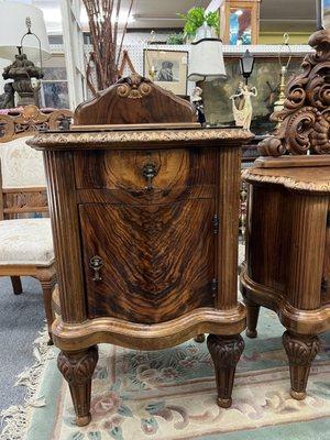 1930's mahogany Burlwood nights and vanity dresser