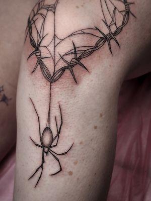 Fine Line Barbed Wire and Spider/web knee tattoo... Ouch!