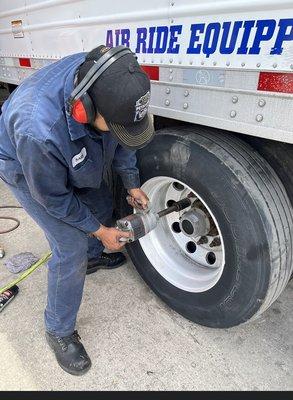 Tire services for trucks and trailer