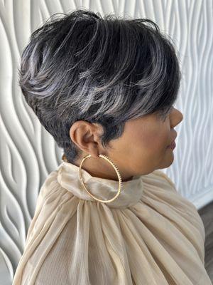 Silver fox. Beautiful short cuts.  Short haircuts in Jacksonville, Florida