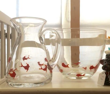 Some of the most beautiful and unique things attained by Dick Russell! LOVE LOVE LOVE these fish swimming in the bowl and pitcher!