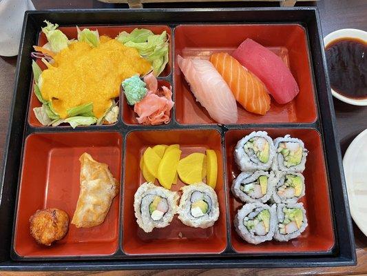 Sushi bento box