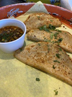 Birria Dipped Tacos w/consommé