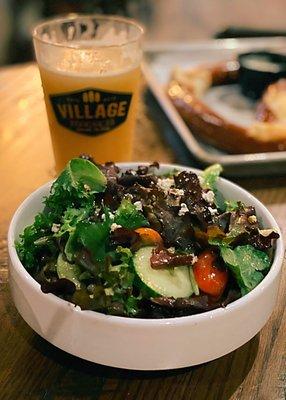 VBC Simple Salad | V | Mixed Seasonal Greens · Small Tomatoes · Cucumber · Red Onion · White Balsamic Vinaigrette · Popped Sorghum.