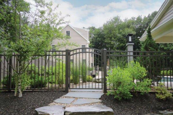 Aluminum Fence with Arched gate