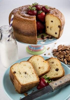 ROUND CAKE WITH RAISIN&WALNUTS