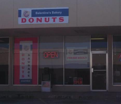 Balentine's Bakery in Parker Plaza Shopping Center