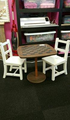 Adorable tiny children's table set.