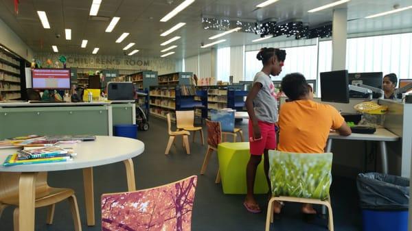 Queens Public Library - Glen Oaks