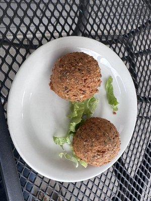 Falafel (3 Balls with side tzatziki sauce)