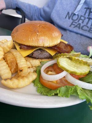 Bacon cheeseburger with fries