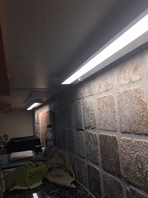 Under cabinet LED lighting