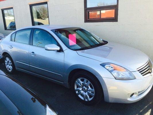 For sale 2009 Nissan Altima.  All Star Auto Group, 1579 Dix Hwy., Lincoln Park, MI.  313-383-7878.