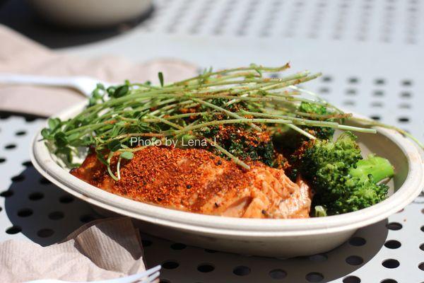 Salmon Rice Bowl ($10.50)