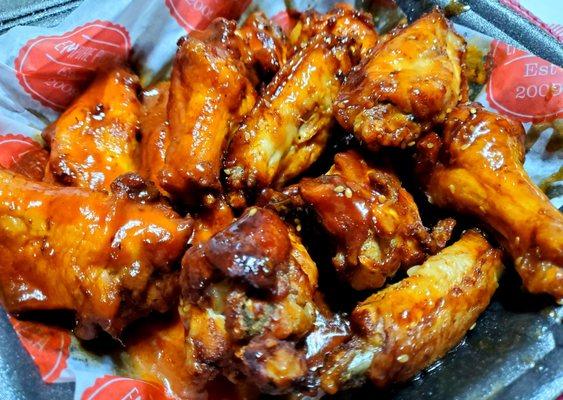 Sweet & Spicy & Teriyaki Wings. Absolutely fantastic! Large, very flavorful wings, absolute win!