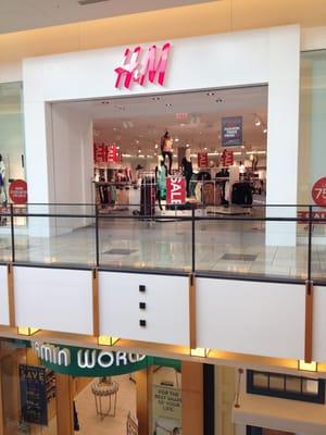 H&M storefront, Willowbend 2nd floor