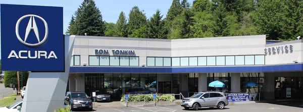 Ron Tonkin Acura on SW Canyon Rd.