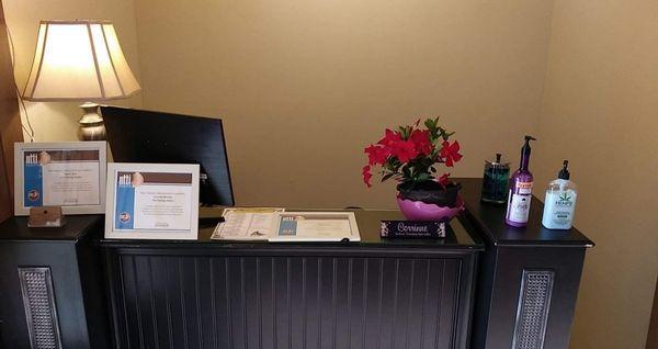 New check-in desk! Call and make an appointment. See you soon.