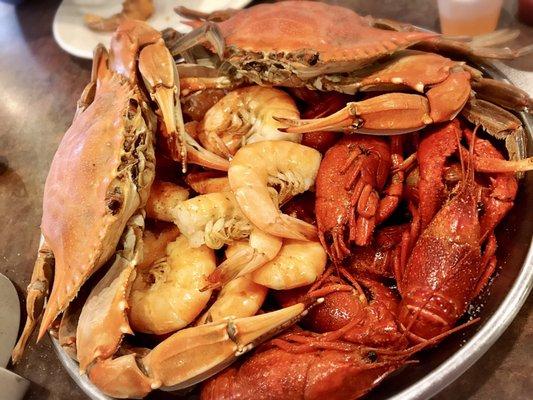 Crab/shrimp/crawfish feasting to your tummy's delight!