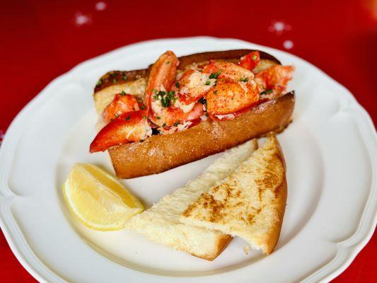 the hot lobster roll