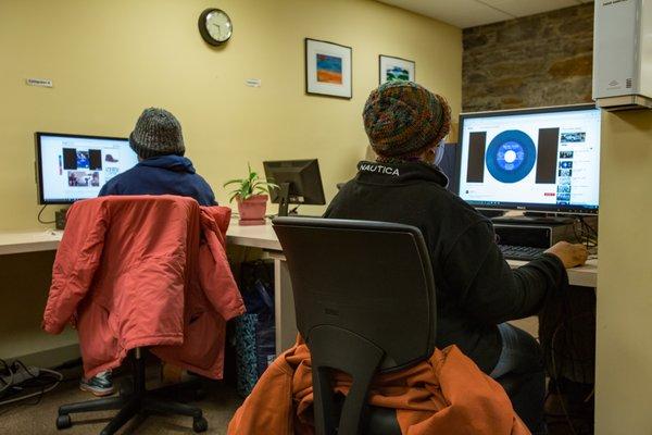 The Resource Center & Library has computers, phones, paper, and other basic office supplies available for guests searching for employment.