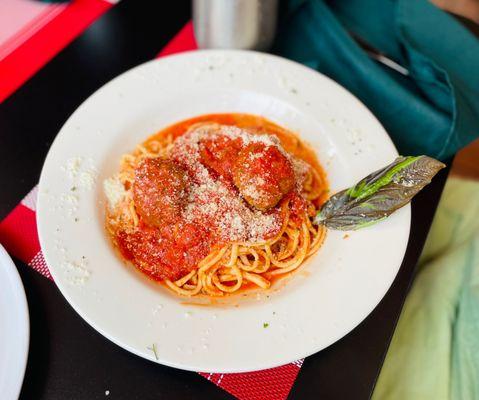 Spaghetti with meatballs