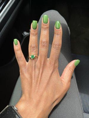 Structured gel manicure