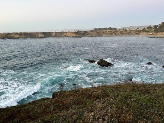 Short walk to the Ocean. Over looks the Noyo Harbor inlet.